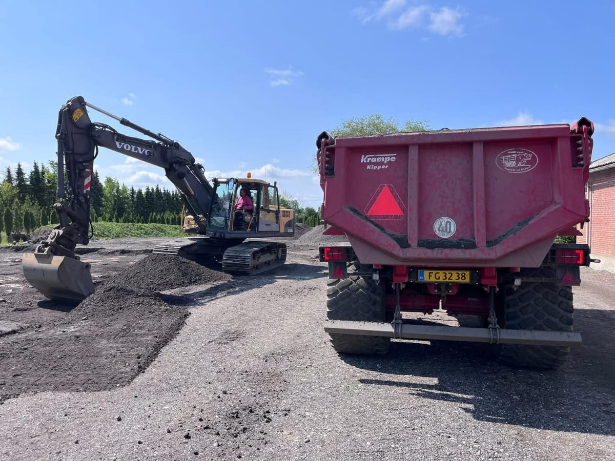 Gravemaskine og krampevogn